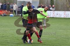 Kreisklasse  Saison 2022/2023 - GW Ingolstadt - SV Stammham - Hakan Gökhan grün GW Ing - Tobias Schmidt schwarz Stammham - Ubeyd Demirkol grün links GW Ing - Foto: Meyer Jürgen