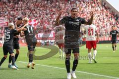 3. Liga; Rot-Weiss Essen - FC Ingolstadt 04; Ausgleich Tor Jubel Treffer Tobias Bech (11, FCI) 2:2 mit Justin Butler (31, FCI) Thomas Rausch (45, FCI) Arian Llugiqi (25, FCI)