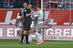 2.BL; Fortuna Düsseldorf - FC Ingolstadt 04; Torwart Dejan Stojanovic (39 FCI) ärgert sich nach dem 1:0, Dennis Eckert Ayensa (7, FCI) Hans Nunoo Sarpei (18 FCI) beim Schiedsrichter bescheren sich