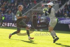 3. Liga; Erzgebirge Aue - FC Ingolstadt 04; Torchance verpasst Gustav Christensen (24, FCI) Torwart Männel Martin (1 Aue)