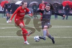 Bayernliga - Frauen - Saison 2022/2023 - FC Ingolstadt 04 II- TSV Schwaben Augsburg - Julia Heine
 rot FCI - Barbara Rauch schwarz Augsburg - Foto: Meyer Jürgen