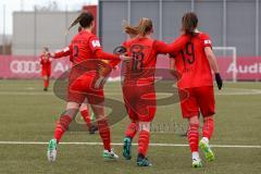 2. Frauen-Bundesliga - Saison 2021/2022 - FC Ingolstadt 04 - VFL Wolfsburg II - Der 1:0 Führungstreffer durch Fritz Anna-Lena (#19 FCI) - jubel - Maier Ramona (#18 FCI) - Galvez Estrada (#2 FCI) - Foto: Meyer Jürgen