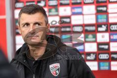 3. Liga; FC Ingolstadt 04 - 
VfB Oldenburg; Cheftrainer Michael Köllner (FCI) vor dem Spiel
