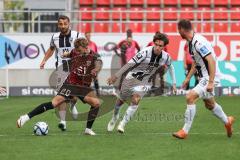 3. Liga; FC Ingolstadt 04 - SSV Ulm 1846; Yannick Deichmann (20, FCI) Brandt Max (23 Ulm) Grözinger David (27 Ulm) Zweikampf Kampf um den Ball