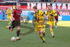 3. Liga; FC Ingolstadt 04 - Borussia Dortmund II; Tobias Bech (11, FCI) Pudel Bjarne ( BVB2)