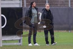 2.BL; FC Ingolstadt 04 - Trainingsstart nach Winterpause, Neuzugänge, Sportmanager Malte Metzelder (FCI) Geschäftsführers Dietmar Beiersdorfer (FCI Sport Kommunikation) schauen zu