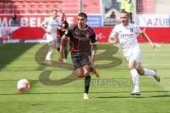 2.BL; FC Ingolstadt 04 - 1. FC Heidenheim; Neuzugang Nassim Boujellab (8, FCI) Geipl Andreas (8, FCH) Zweikampf