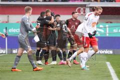 3. Liga; FC Ingolstadt 04 - 
Rot-Weiss Essen; Tor Jubel Treffer David Kopacz (29, FCI) Torwart Golz Jakob (1 RWE) Benjamin Kanuric (8, FCI) Pascal Testroet (37, FCI)