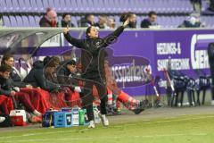 3. Liga; Erzgebirge Aue - FC Ingolstadt 04; an der Seitenlinie, Spielerbank Cheftrainerin Sabrina Wittmann (FCI)