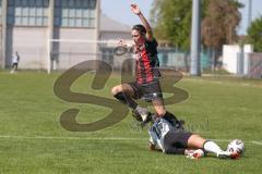 2. Bundesliga Frauen - Saison 2025/26 - FC Ingolstadt 04 Frauen - Borussia Mönchengladbach - Annika Kömm (Nr.25 - FC Ingolstadt Frauen I) - Celissen Elize weiss M`Gladbach  - Foto: Meyer Jürgen