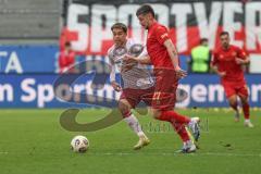 3. Liga - Saison 2025/26 - SV Wehen/Wiesbaden - FC Ingolstadt 04  - Yann Sturm (Nr.7 - FCI) - Jordy Gillekens (Nr.27 - Wiesbaden) - Foto: Meyer Jürgen