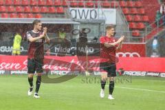 2.BL; FC Ingolstadt 04 - 1. FC Nürnberg - Spiel ist aus 0:0 unentschieden Remis, Spieler bedanken sich bei den Zuschauern Fans Publikum Nils Roeseler (13, FCI) Denis Linsmayer (23, FCI)