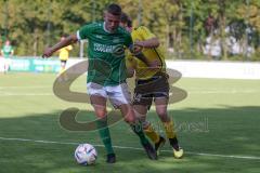 Kreisliga - Saison 2023/2024 - FC Gerolfing - FC Hitzhofen/Oberzell - Stefan Schmid grün Gerolfing - Vincent Eichhorn
 gelb Hitzhofen - Foto: Meyer Jürgen