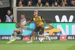 3. Liga; Dynamo Dresden - FC Ingolstadt 04; Risch Sascha (28 DD) Marcel Costly (22, FCI) Zweikampf Kampf um den Ball