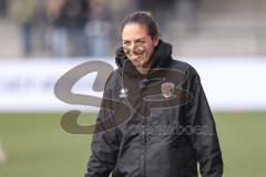3. Liga; SC Verl - FC Ingolstadt 04; gut gelaunt Cheftrainerin Sabrina Wittmann (FCI)