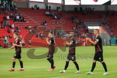 DFB Pokal; FC Ingolstadt 04 - Erzgebirge Aue; Jubel Sieg 2:1, die Schanzer bedanken sich bei den Fans, Stadionrunde, Dennis Eckert Ayensa (7, FCI) Thomas Keller (27, FCI) Nico Antonitsch (5, FCI) Stefan Kutschke (30, FCI)