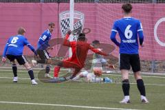 A - Junioren Bundesliga Süd/Südwest -  Saison 2021/2022 - FC Ingolstadt 04 - 1. FC Saarbrücken - Madougou Ibrahim (#9 FCI) - Hartz Elias Torwart Saarbrücken - Foto: Meyer Jürgen