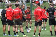 3. Liga; FC Ingolstadt 04 - Trainingslager Südtirol, Cheftrainer Rüdiger Rehm (FCI) Besprechung Team