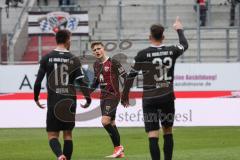 2.BL; FC Ingolstadt 04 - FC ST. Pauli; Tor Jubel Treffer Dennis Eckert Ayensa (7, FCI) mit Patrick Schmidt (32, FCI) Visar Musliu (16, FCI)