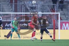 3. Liga; FC Ingolstadt 04 - SC Verl; Simon Lorenz (32, FCI) Arweiler Jonas (9 Verl) Torwart Kai Eisele (25, FCI)