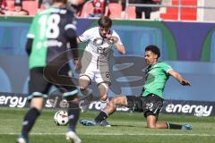 3. Liga; FC Ingolstadt 04 - Hannover 96 II; Zweikampf Kampf um den Ball Moritz Seiffert (23, FCI) Niklaus Jeremie (29 H96) Arkenberg Fynn (18 H96)