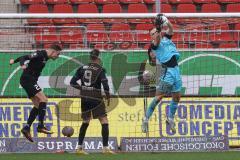 3. Liga; FSV Zwickau - FC Ingolstadt 04; Torwart Marius Funk (1, FCI) sicher in der Luft und fängt den Ball weg, #f9p^^^ü