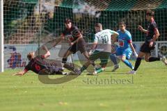 Landesliga - Saison 2025/26 - SV Manching - FC Sonthofen - Sebastian Graßl (Nr.10 - SV Manching) - Zettler Marco Torwart Sonthofen - Schmölz Tobias #6 schwarz Sonthofen - Foto: Meyer Jürgen