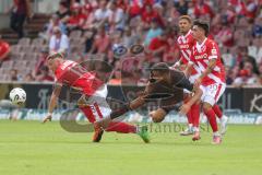 3. Liga - Saison 2025/26 - Energie Cottbus - FC Ingolstadt 04  - Erik Engelhardt (Nr.18 - FC Energie Cottbus) - Lukas Fröde (Nr.34 - FC Ingolstadt 04) - Foto: Meyer Jürgen