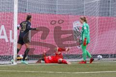 2. Frauen-Bundesliga - Saison 2021/2022 - FC Ingolstadt 04 - FC Bayern München II - Der 2:2 Ausgleichstreffer durch Maier Ramona (#18 FCI) - Valerie Guha Torwart München - Kappes Jana schwarz München - jubel - Foto: Meyer Jürgen