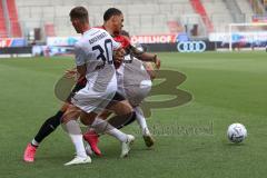 3. Fußball-Liga - Saison 2022/2023 - FC Ingolstadt 04 - SpVgg Bayreuth - Justin Butler (Nr.31 - FCI) - Nicolas Andermatt (Nr.30 - SpVgg Bayreuth) - Foto: Meyer Jürgen