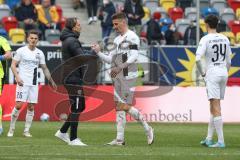 2.BL; Fortuna Düsseldorf - FC Ingolstadt 04; Niederlage, hängende Köpfe 3:0, Cheftrainer Rüdiger Rehm (FCI) Stefan Kutschke (30, FCI) Merlin Röhl (34, FCI) Florian Pick (26 FCI)