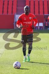 3. Liga; FC Ingolstadt 04 - Viktoria Köln; Moussa Doumbouya (27, FCI) vor dem Spiel