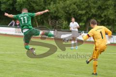 BZL Oberbayern Nord - Testspiel - TSV Aiglsbach - SV Manching - Thomas Schreiner grün Manching - Andreas Schmidt Torwart Aiglsbach - Foto: Jürgen Meyer