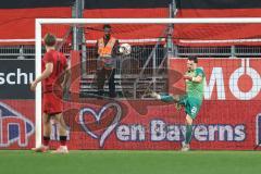 3. Liga; FC Ingolstadt 04 - SC Verl; 0:2 Torwart Kai Eisele (25, FCI) schießt den Ball weg