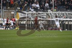 3.Liga - Saison 2022/2023 - SV 07 Elversberg - FC Ingolstadt 04 - Der 3:0 Führungstreffer durch Thore Jacobsen (Nr.31 - SV Elversberg) - Torwart Marius Funk (Nr.1 - FCI) - Foto: Meyer Jürgen