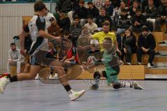 Lotto Bayern Hallencup - Saison 2024/25 - FC Hitzhofen/Oberzell - TSV Ober./Unterhaunstadt- Christoph Thomas gelb Hitzhofen  - Martin Krumpietz TW Ober/Unterhaunstadt Foto: Meyer Jürgen