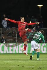 3. Liga; 1. FC Schweinfurt 05 - FC Ingolstadt 04; Jonas Scholz (15, FCI) Zweikampf Kampf um den Ball Wintzheimer Manuel (25 S05)