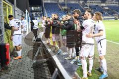 3. Liga; SV Waldhof Mannheim - FC Ingolstadt 04; Niederlage, hängende Köpfe, Spieler beschweren sich bei den Fans wegen zu wenig Support für die jungen Spieler, Justin Butler (31, FCI) Patrick Schmidt (9, FCI) Tim Civeja (8, FCI) Torwart Maurice Dehler (4