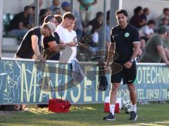Landesliga - Saison 2026/27 - SV Manching - FC Memmingen II - Cheftrainer Cüneyt Köz (SV Manching) nach dem 0:1 Führungstreffer  - enttäuscht - XXXXX - Foto: Meyer Jürgen