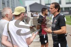 3. Liga; FC Ingolstadt 04 - Trainingsauftakt, Cheftrainer Rüdiger Rehm (FCI) beim Interview mit der regionalen Presse