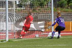 2. Frauen-Bundesliga - Saison 2021/2022 - FC Ingolstadt 04 - FSV Gütersloh - Der 1:1 Ausgleichstreffer durch Maier Ramona (#18 FCI) - jubel - Rolle Sarah Torwart Gütersloh - Foto: Meyer Jürgen