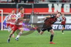 3. Liga; FC Ingolstadt 04 - SSV Jahn Regensburg; Zweikampf Kampf um den Ball Jannik Mause (7, FCI) Bittroff Alexander (13 SSV)