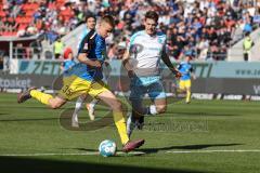 2.BL; FC Ingolstadt 04 - FC Schalke 04; Schuß Tor Chance Filip Bilbija (35, FCI) Flick Florian (17 S04)