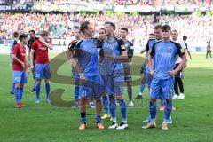 2.BL; Hannover 96 - FC Ingolstadt 04; Spieler bedanken sich bei den mitgereisten Fans, Nils Roeseler (13, FCI) Tobias Schröck (21, FCI) Thomas Keller (27, FCI)