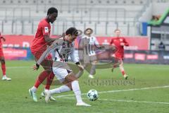 3. Liga; TSV Havelse - FC Ingolstadt 04; Zweikampf Kampf um den Ball Nishan Velupilay (28 FCI) Nduka Donald (27 TSV)