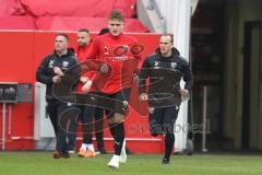 3. Fußball-Liga - Saison 2020/2021 - FC Ingolstadt 04 - FC Viktoria Köln - Die Spieler auf dem Spielfeld zum warm machen - Dennis Eckert Ayensa (#7,FCI)  - Foto: Meyer Jürgen