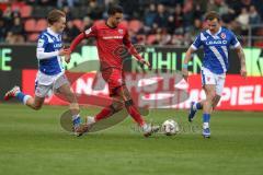 3. Liga - Saison 2025/26 - FC Ingolstadt 04 - Energie Cottbus - Carlsen Frederic Bennedsgaard (Nr.8 - FCI) - Lukas Michelbrink (Nr.8 - FC Energie Cottbus) - Foto: Meyer Jürgen