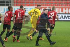 3. Fußball-Liga - Saison 2020/2021 - FC Ingolstadt 04 - FC Viktoria Köln - Der 1:1 Ausgleichstreffer durch Torwart Fabijan Buntic (#24,FCI)  - jubel - Foto: Meyer Jürgen