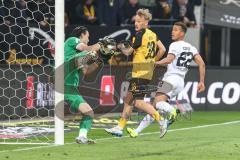 3. Liga; Dynamo Dresden - FC Ingolstadt 04; Torwart Schreiber Tim (1 DD) Marcel Costly (22, FCI) Risch Sascha (28 DD)