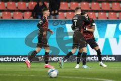 3. Liga; FC Ingolstadt 04 - Preußen Münster; Pascal Testroet (37, FCI) Tor Jubel Treffer 1:1 Ausgleich, mit Jannik Mause (7, FCI) Felix Keidel (43, FCI)